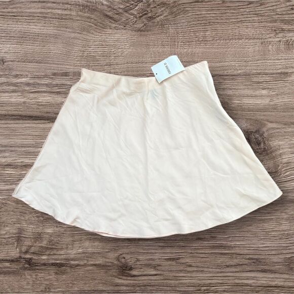 Forever 21 Slip Mini Skirt Resort Wear Cream Size  Medium - Picture 1 of 10